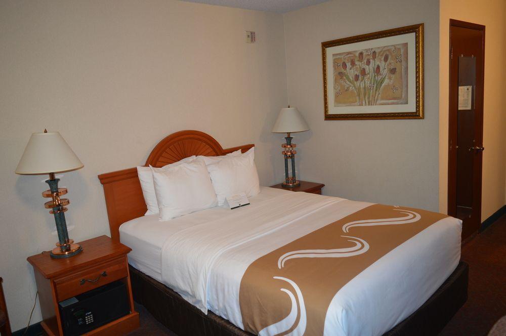 Quality Inn & Suites Lacey Olympia Εξωτερικό φωτογραφία